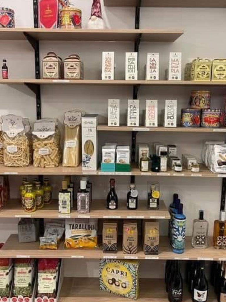 Etagère d'épicerie fine